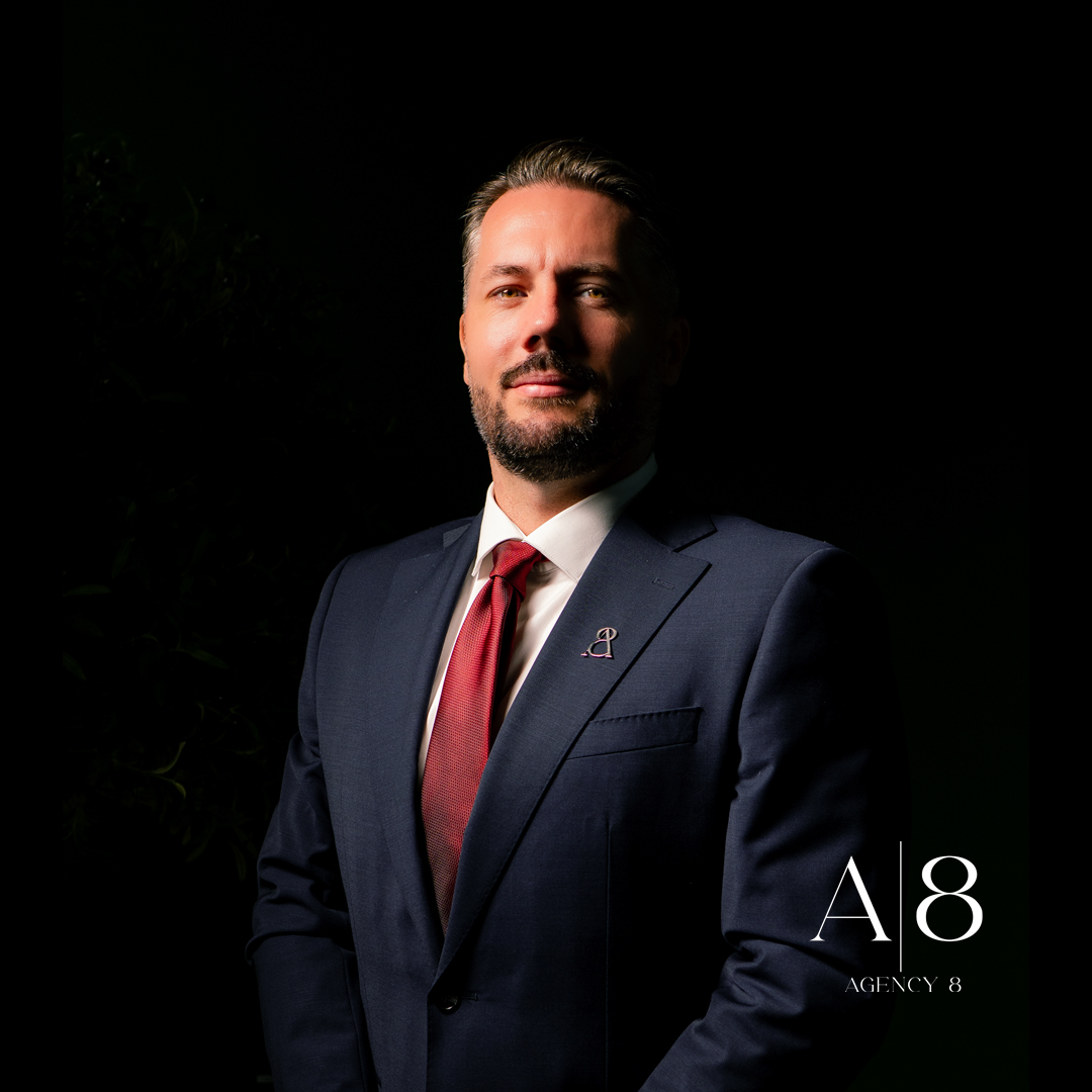 Luke Lincoln Property Specialist Mobile: ‪+971 58 572 2439‬ Email: Luke@agency8dxb.com